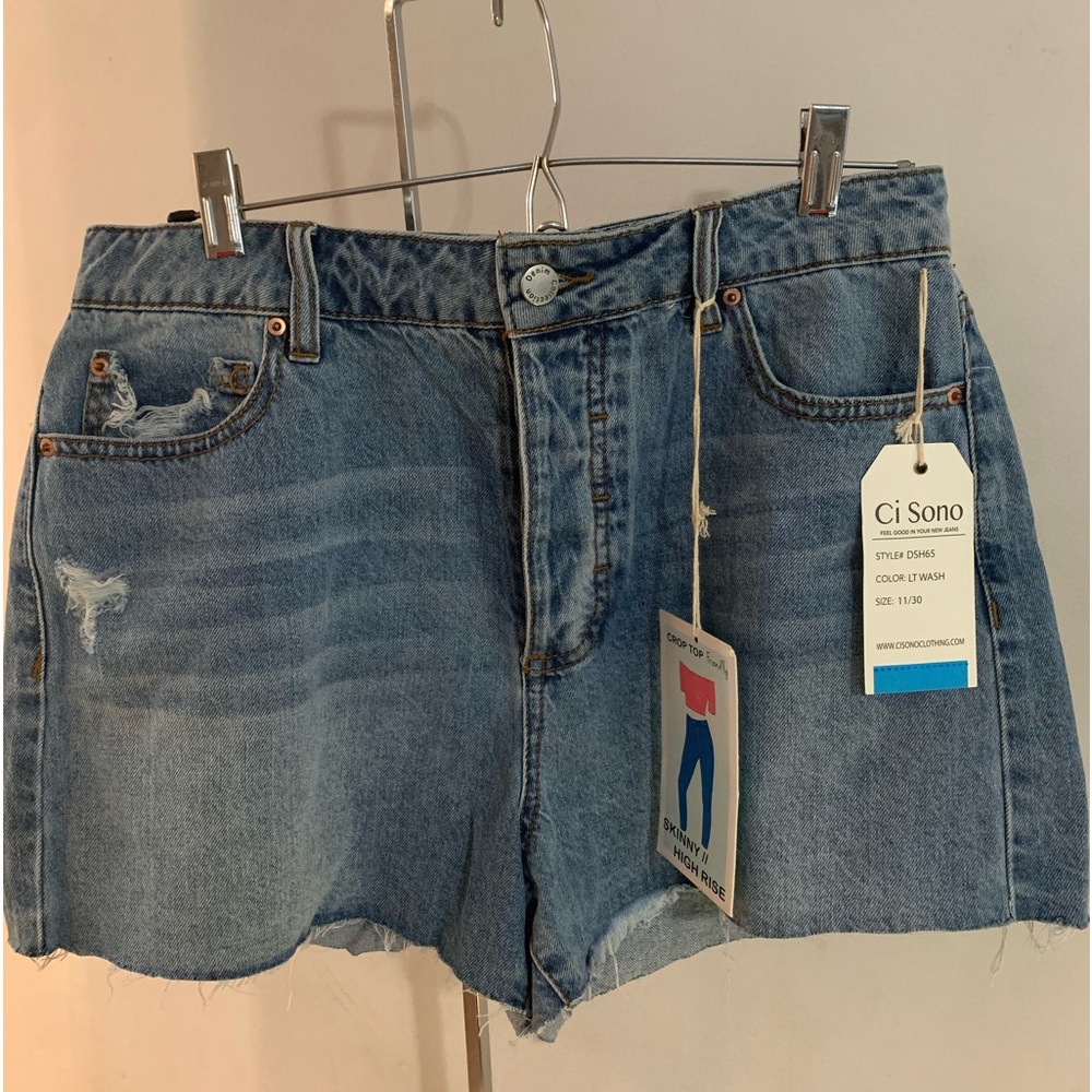 Ci Sono Denim Lt Wash Skinny High Rise 5 Button Up Shorts Size 11/30 NWT
